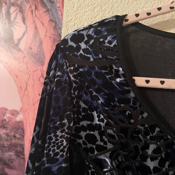 Dressbarn Plus Size Womens blue/black/sheer top size 1X pre-owned - Picture 3 of 13